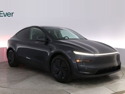 Used 2026 Tesla Model Y AWD image 13