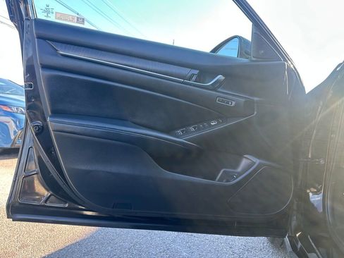 Used 2018 Honda Accord EX-L image 9
