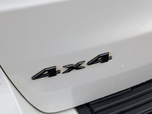 Used 2019 Jeep Grand Cherokee Altitude AWD/4WD image 10