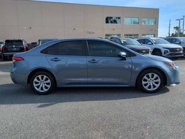 Used 2024 Toyota Corolla LE FWD image 4