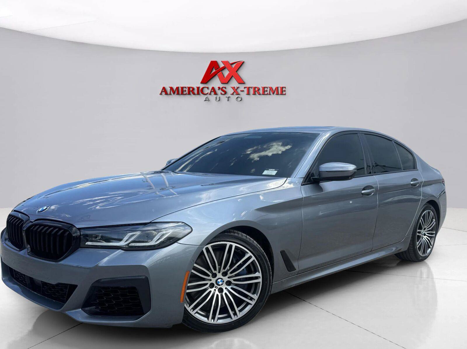 Used 2021 BMW M550i xDrive w/ Dynamic Handling Package AWD/4WD image 1