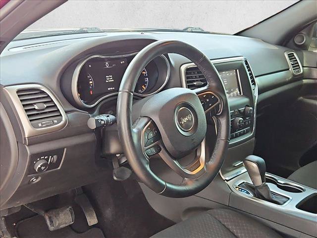 Used 2018 Jeep Grand Cherokee Laredo RWD image 11