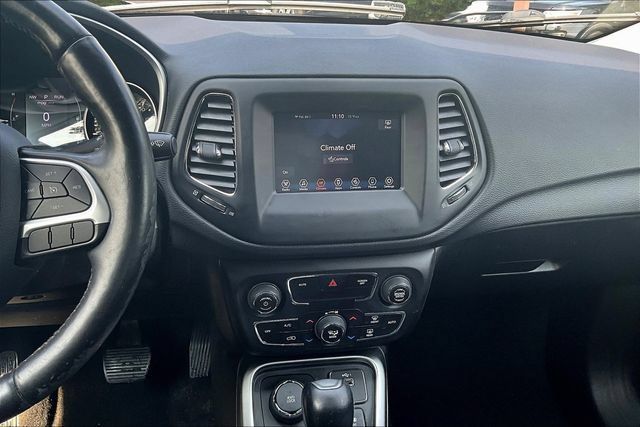 Used 2019 Jeep Compass Latitude w/ Cold Weather Group AWD/4WD image 9