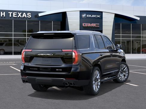 New 2026 GMC Yukon Denali Ultimate w/ LPO, Floor Liner Package AWD/4WD image 4