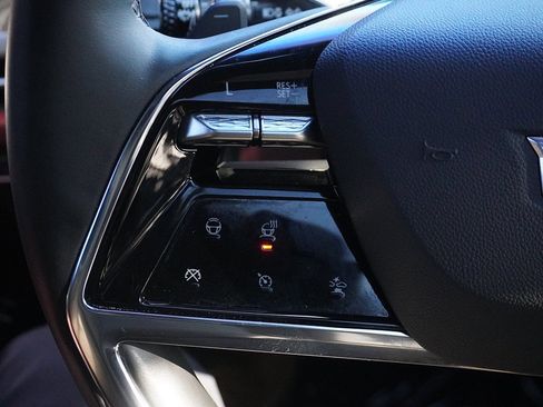 Used 2025 Cadillac Escalade Premium Luxury w/ LPO, Floor Liner Package image 61