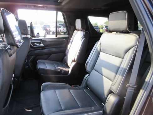 Certified 2021 GMC Yukon SLT w/ SLT Premium Package AWD/4WD image 24