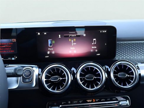 Certified 2025 Mercedes-Benz GLB 250 4MATIC image 22