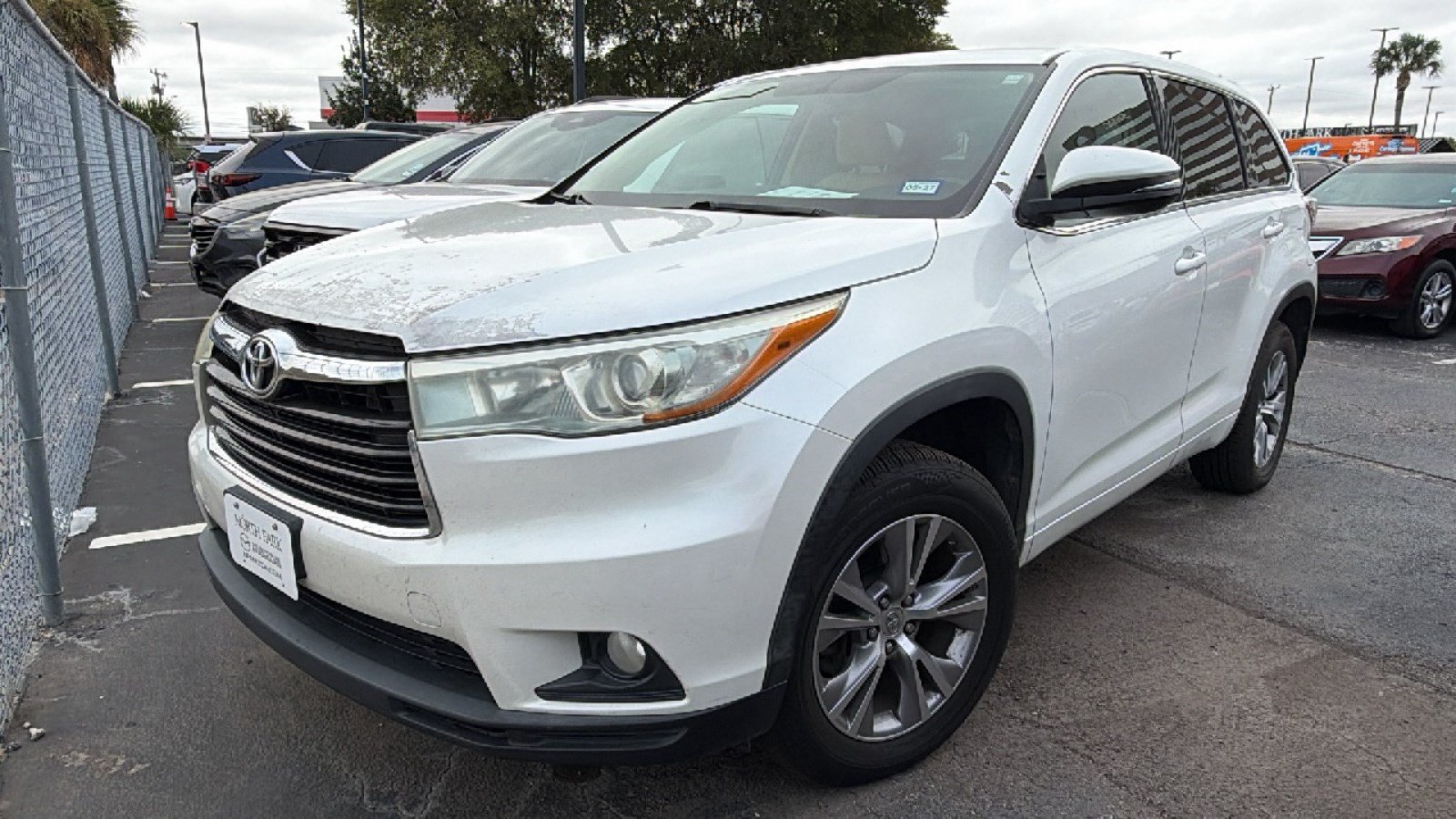 Used 2015 Toyota Highlander LE FWD image 22
