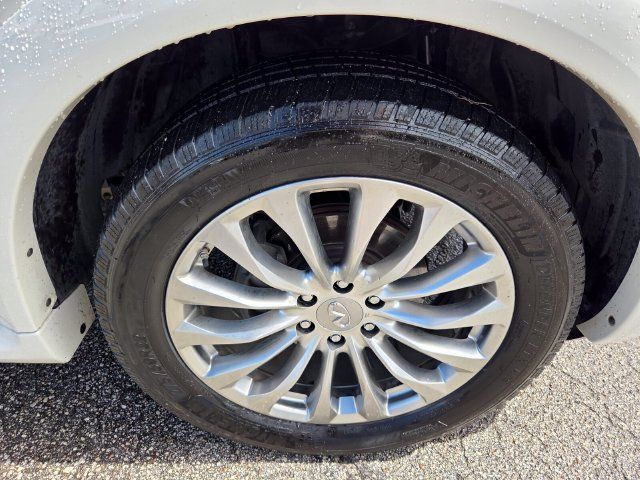Used 2016 INFINITI QX80 2WD w/ Deluxe Technology Package image 10