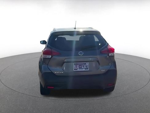 Used 2020 Nissan Kicks SV image 11