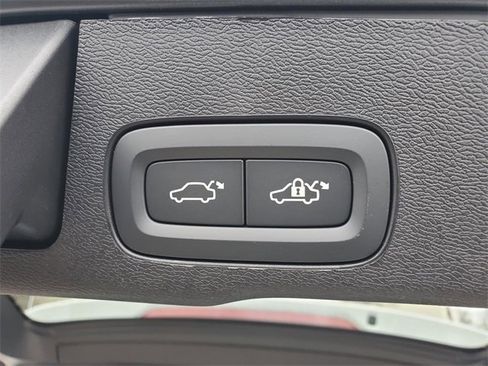 New 2026 Volvo XC60 B5 Ultra w/ Protection Package Premier image 33