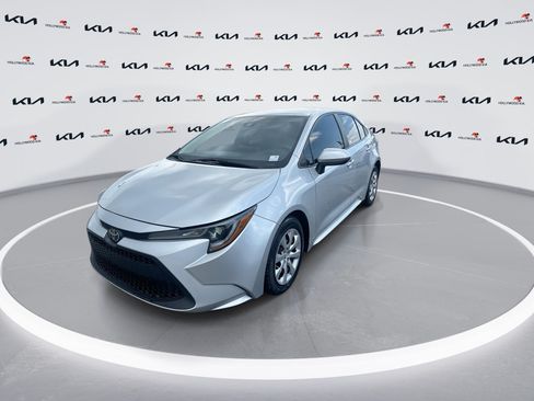 Used 2021 Toyota Corolla LE FWD image 4