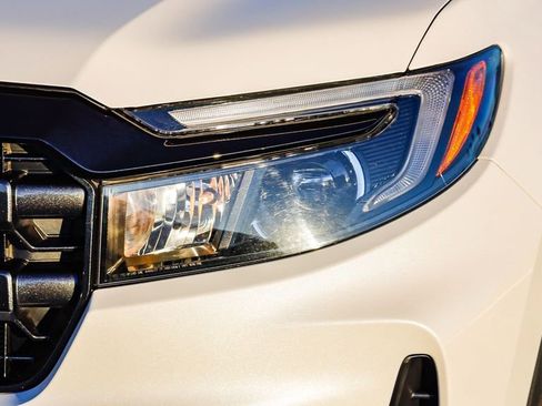 Used 2025 Honda Ridgeline Sport image 5