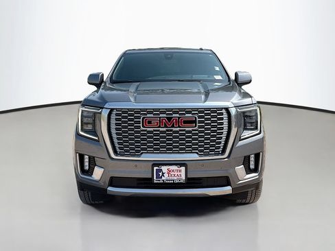 Used 2021 GMC Yukon XL Denali w/ Denali Ultimate Package AWD/4WD image 2