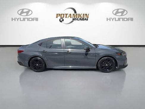 Used 2025 Toyota Camry SE FWD image 4