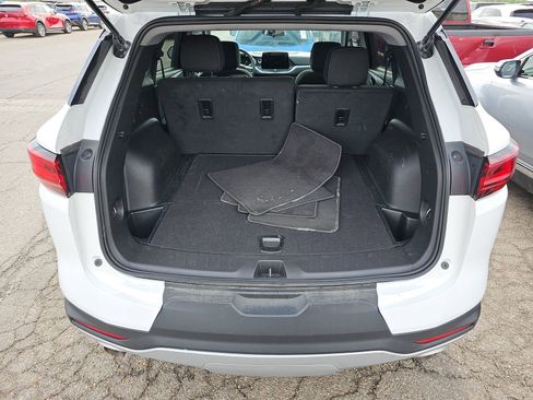 Used 2025 Chevrolet Blazer LT AWD/4WD image 23