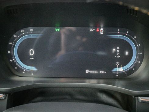 Used 2025 Volvo XC60 B5 Plus w/ Climate Package image 21