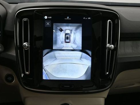 Used 2026 Volvo XC40 B5 Plus AWD/4WD image 21