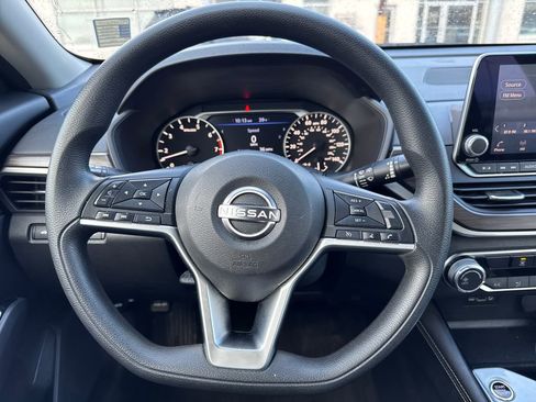 Used 2023 Nissan Altima 2.5 SV image 14