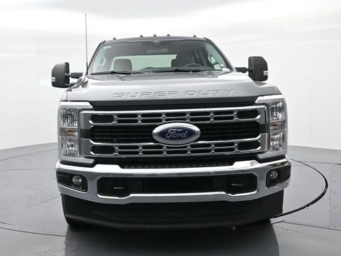 Used 2025 Ford F350 XLT image 3