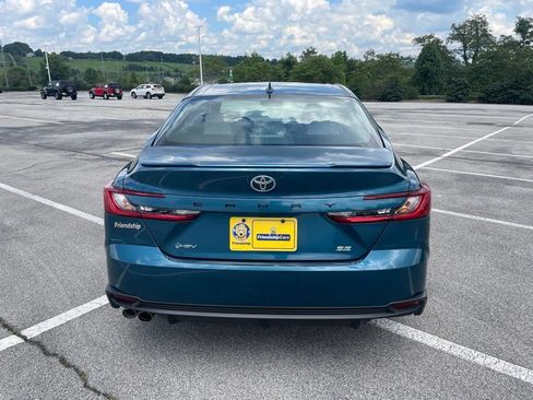 Used 2026 Toyota Camry SE w/ Convenience Package FWD image 4
