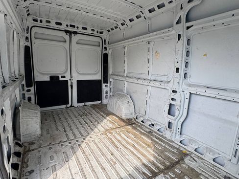 Used 2024 RAM ProMaster 2500 w/ Convenience Group FWD image 16