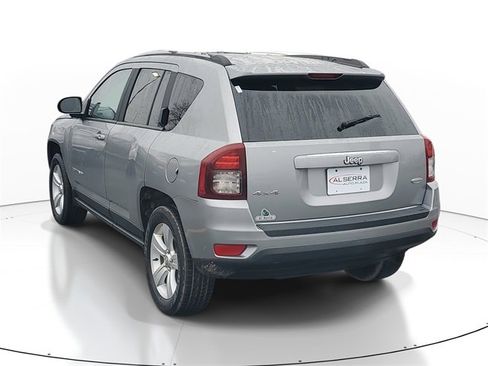 Used 2015 Jeep Compass Latitude image 3