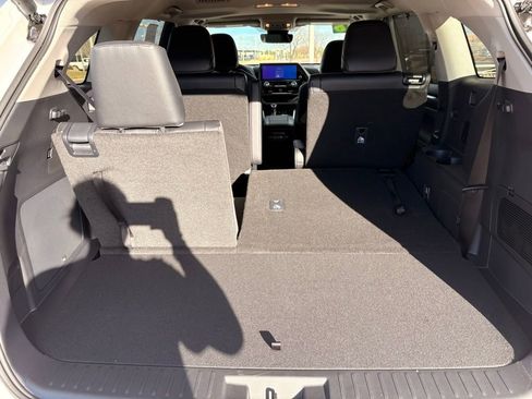 Used 2026 Toyota Highlander Limited image 27