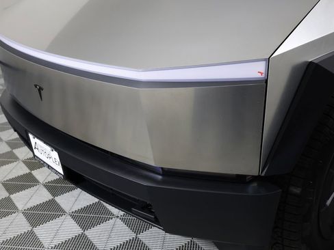 Used 2024 Tesla Cybertruck AWD Crew Cab image 46