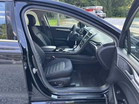 Used 2016 Ford Fusion SE FWD image 20