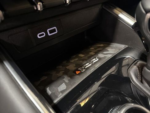 Used 2023 GMC Canyon AT4 w/ AT4 Premium Package image 20