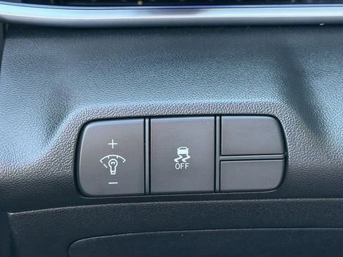 Used 2024 Hyundai Elantra SEL image 19