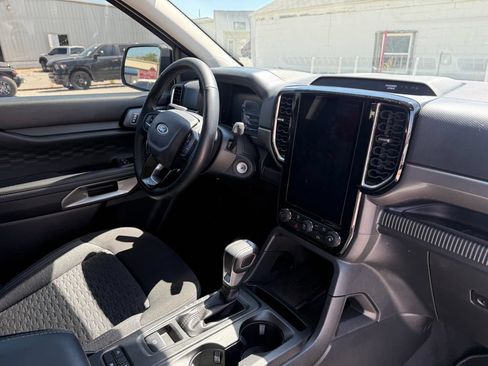 Used 2024 Ford Ranger XLT w/ Trailer Tow Package RWD image 12