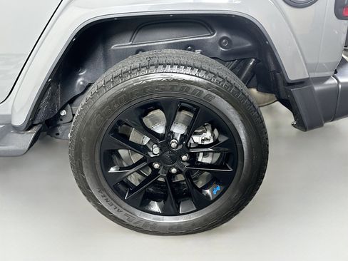 Used 2023 Jeep Wrangler Sahara w/ Cold Weather Group image 11