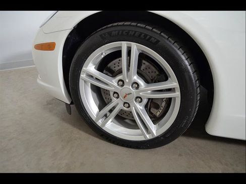 Used 2010 Chevrolet Corvette Convertible w/ Preferred Equipment Group RWD image 8