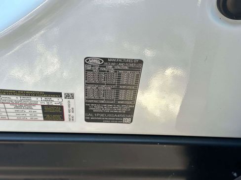 Used 2025 Land Rover Range Rover Sport SE image 18