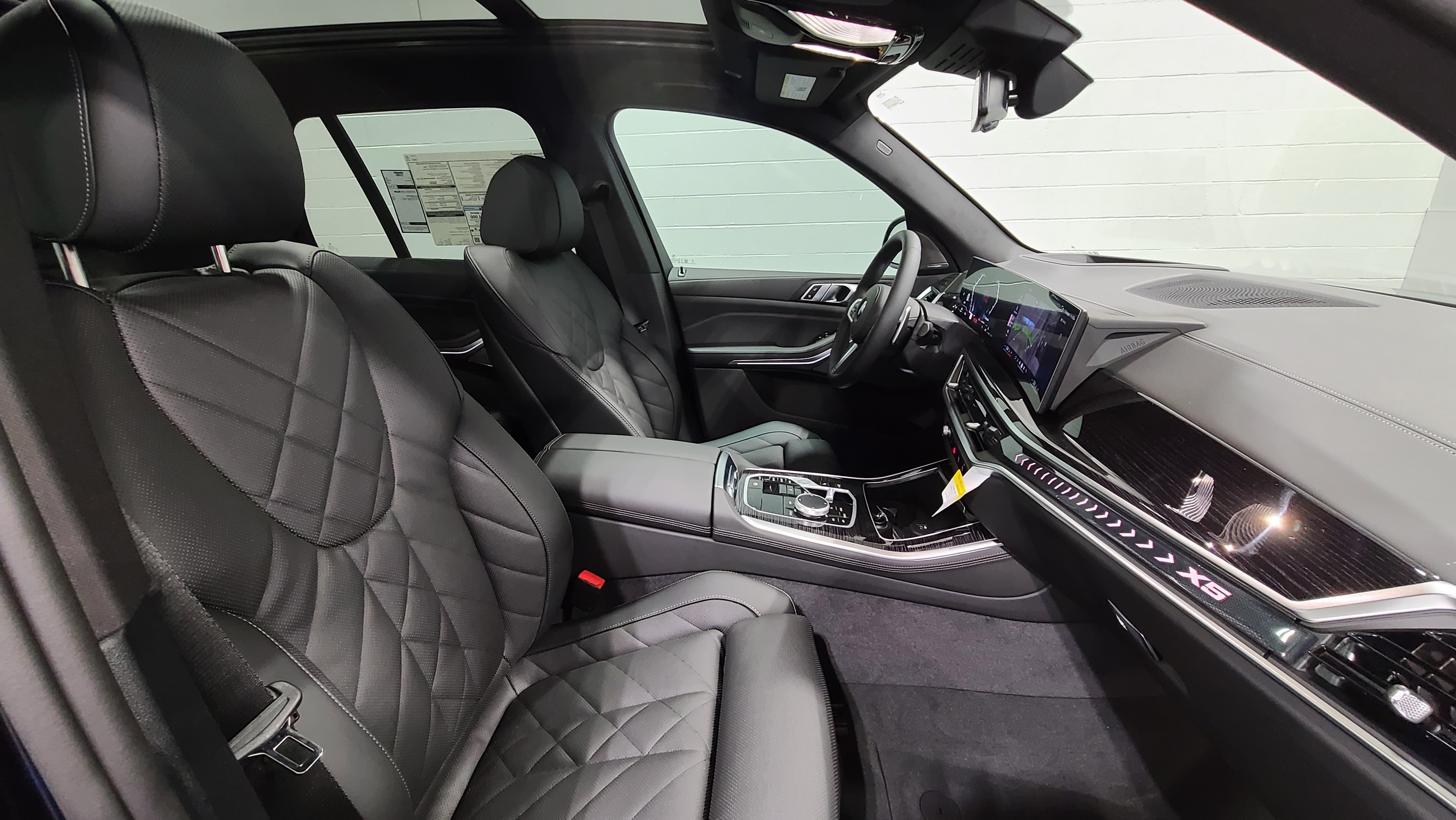 Used 2026 BMW X5 sDrive40i w/ M Sport Package RWD image 24