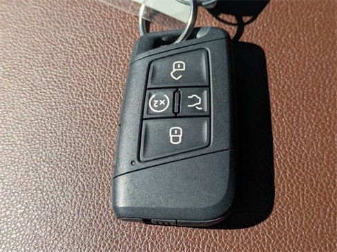 Certified 2022 Volkswagen Atlas SE image 31