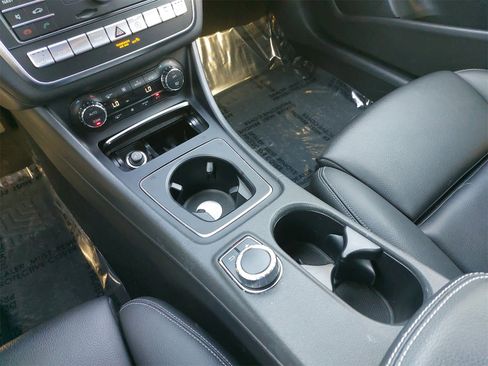 Used 2019 Mercedes-Benz GLA 250 4MATIC image 25