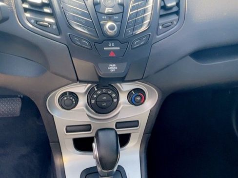 Used 2019 Ford Fiesta SE image 11
