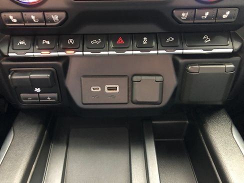 Used 2020 GMC Sierra 1500 Denali w/ Technology Package AWD/4WD image 24