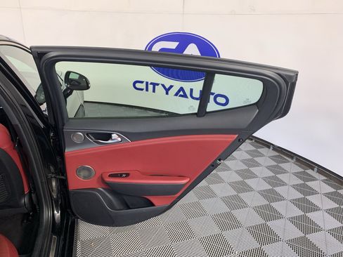 Used 2018 Kia Stinger GT2 AWD/4WD image 34