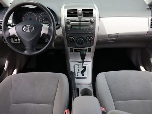 Used 2011 Toyota Corolla LE FWD image 2