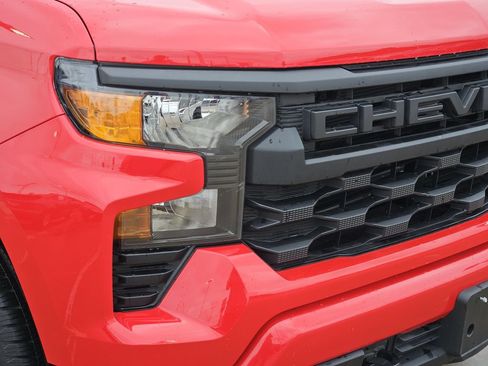 Used 2026 Chevrolet Silverado 1500 Custom w/ LPO, Dark Essentials Package RWD image 8