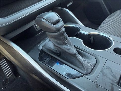 Used 2022 Toyota Highlander L image 19