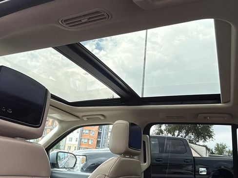 Used 2023 Ford Expedition Limited image 33