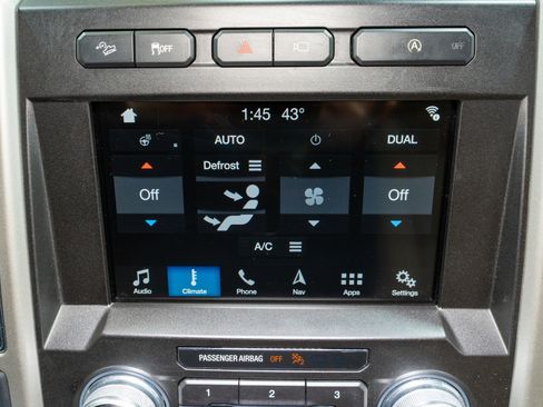 Used 2018 Ford F150 Lariat w/ Equipment Group 502A Luxury image 20