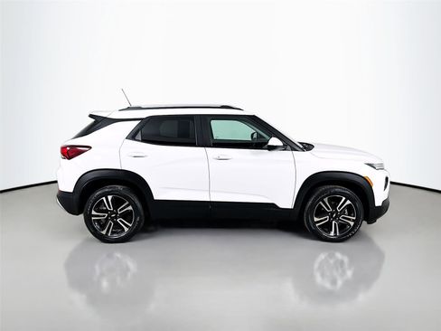 Used 2023 Chevrolet TrailBlazer LT w/ Convenience Package image 9