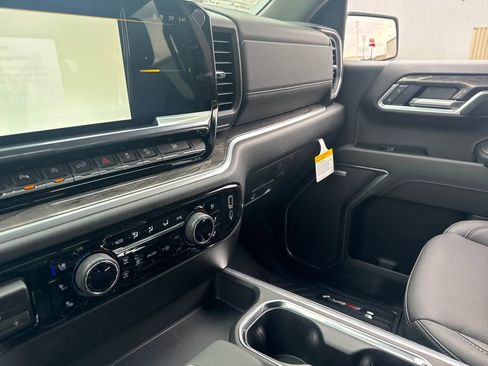 New 2026 Chevrolet Silverado 1500 LTZ w/ Z71 Off-Road Package image 24