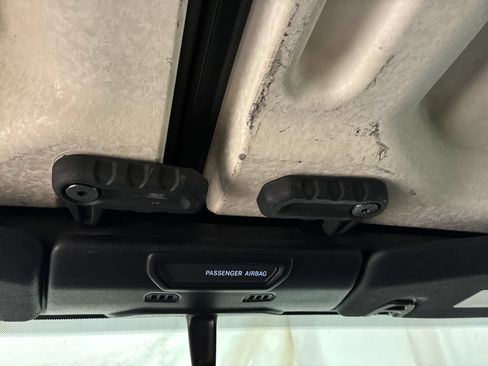 Used 2018 Jeep Wrangler Unlimited Sahara w/ Cold Weather Group AWD/4WD image 27